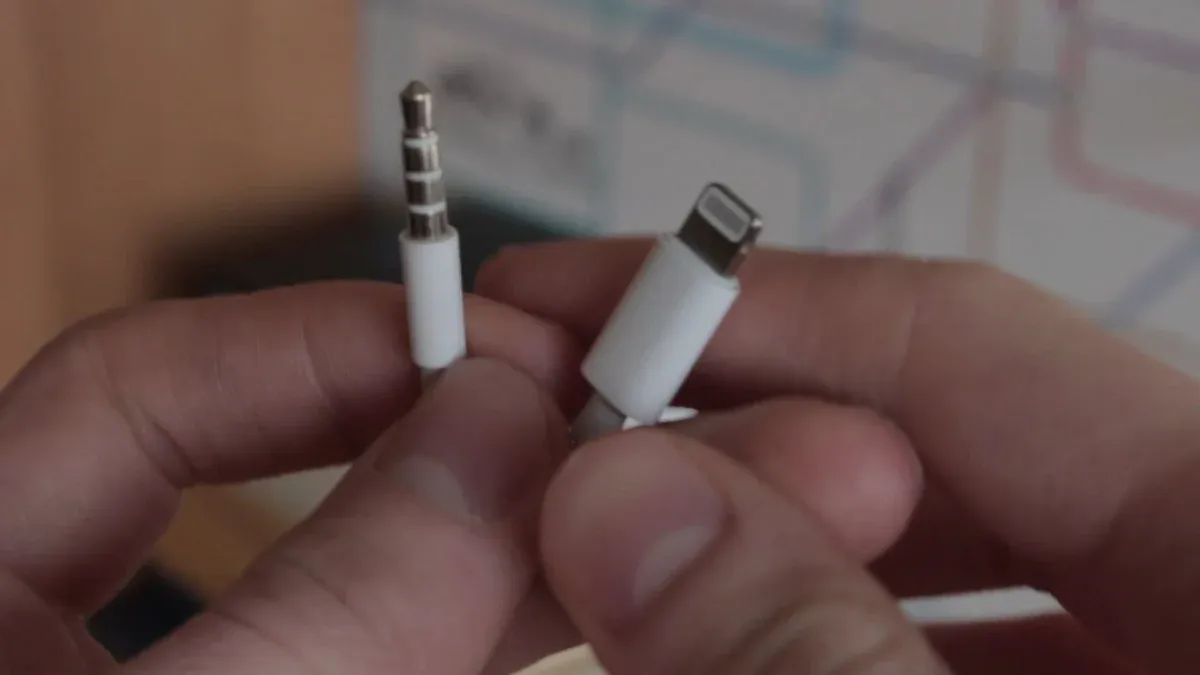 M916 vs. M16.12 Connectors: Compatibility Analysis
